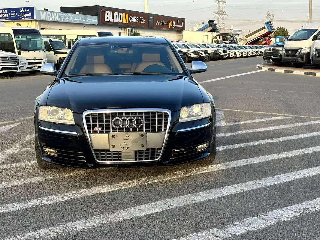 Audi S8, 2008 — купить с доставкой из ОАЭ