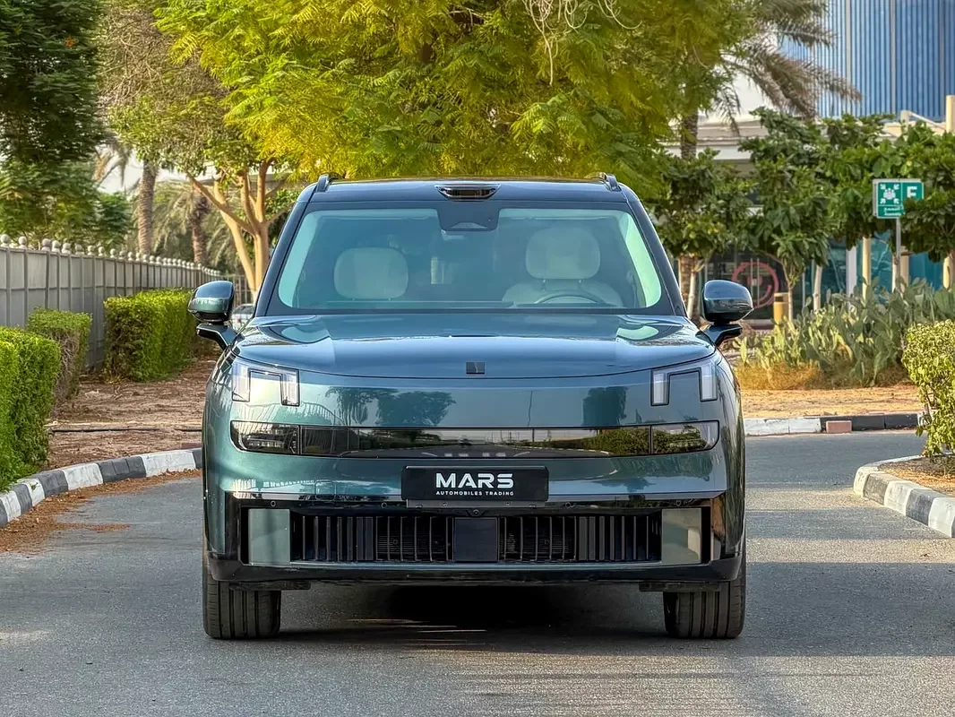 Lynk & Co 900