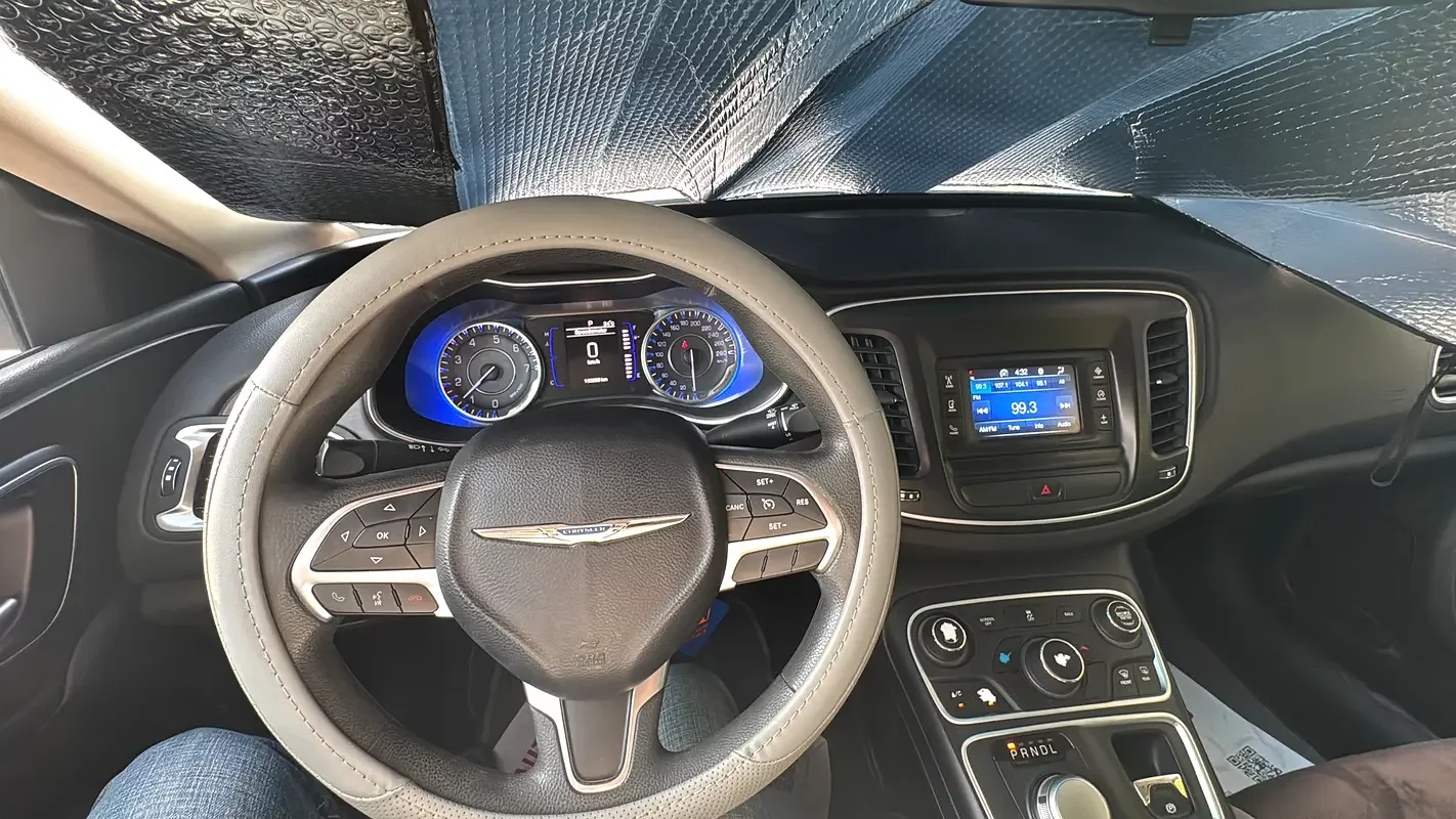 Chrysler 200