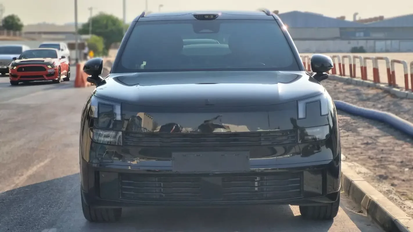 Lynk & Co 900