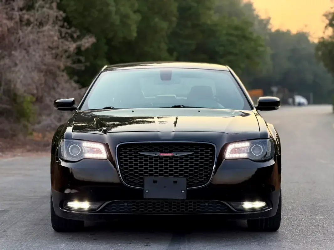 Chrysler 300S