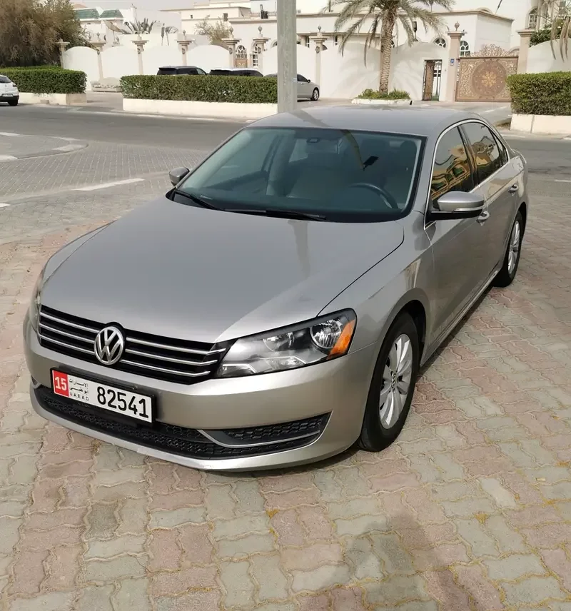 Volkswagen Passat, 2014 — купить с доставкой из ОАЭ