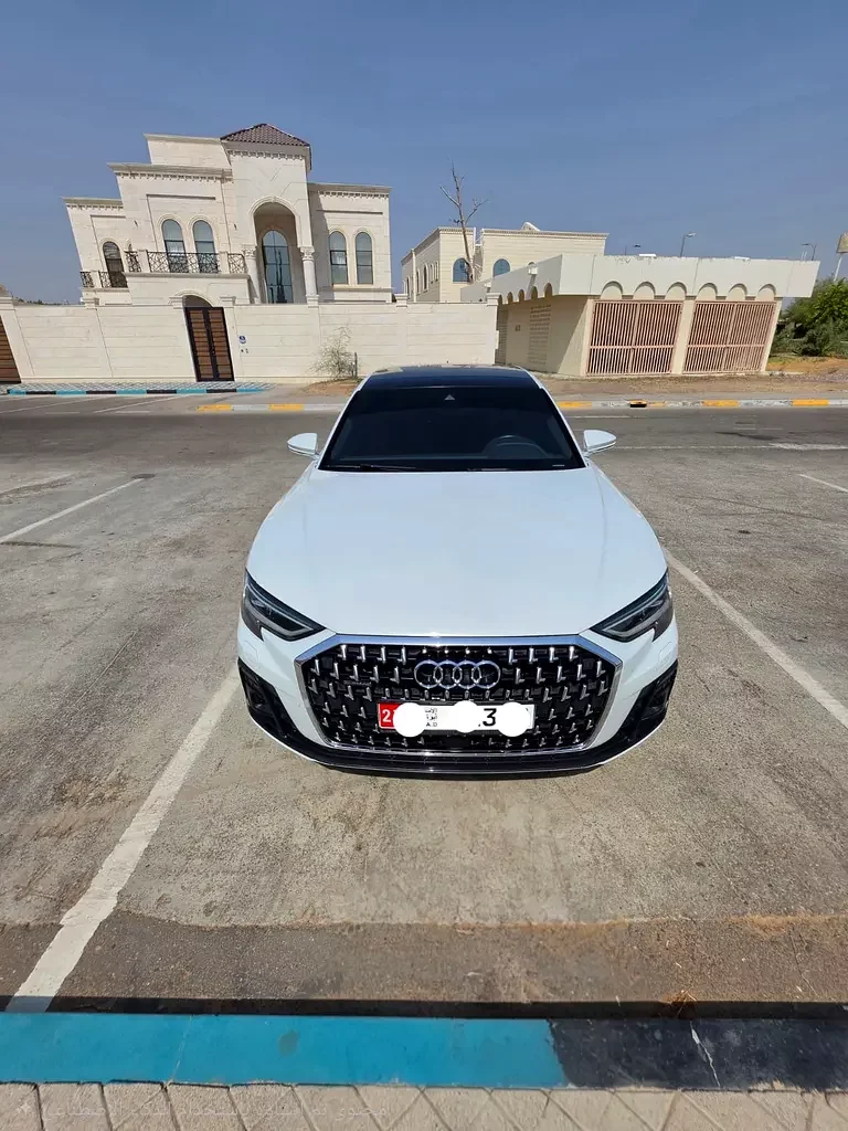 Audi A8, 2022 — купить с доставкой из ОАЭ