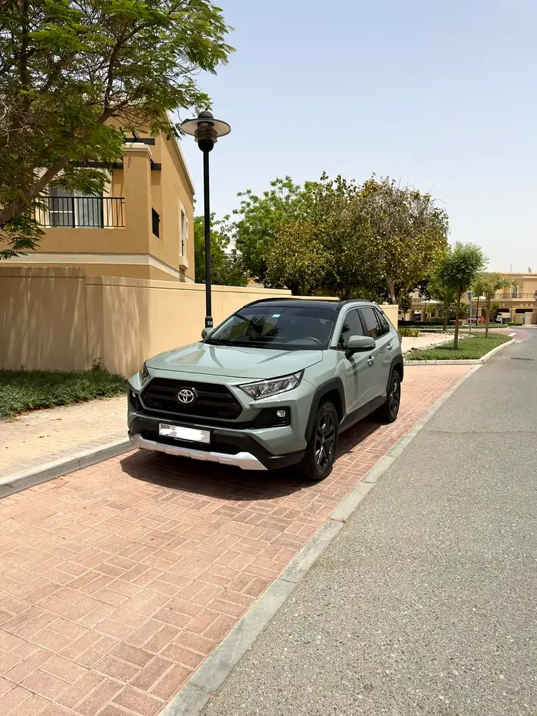 Toyota Rav 4, 2025 — купить с доставкой из ОАЭ
