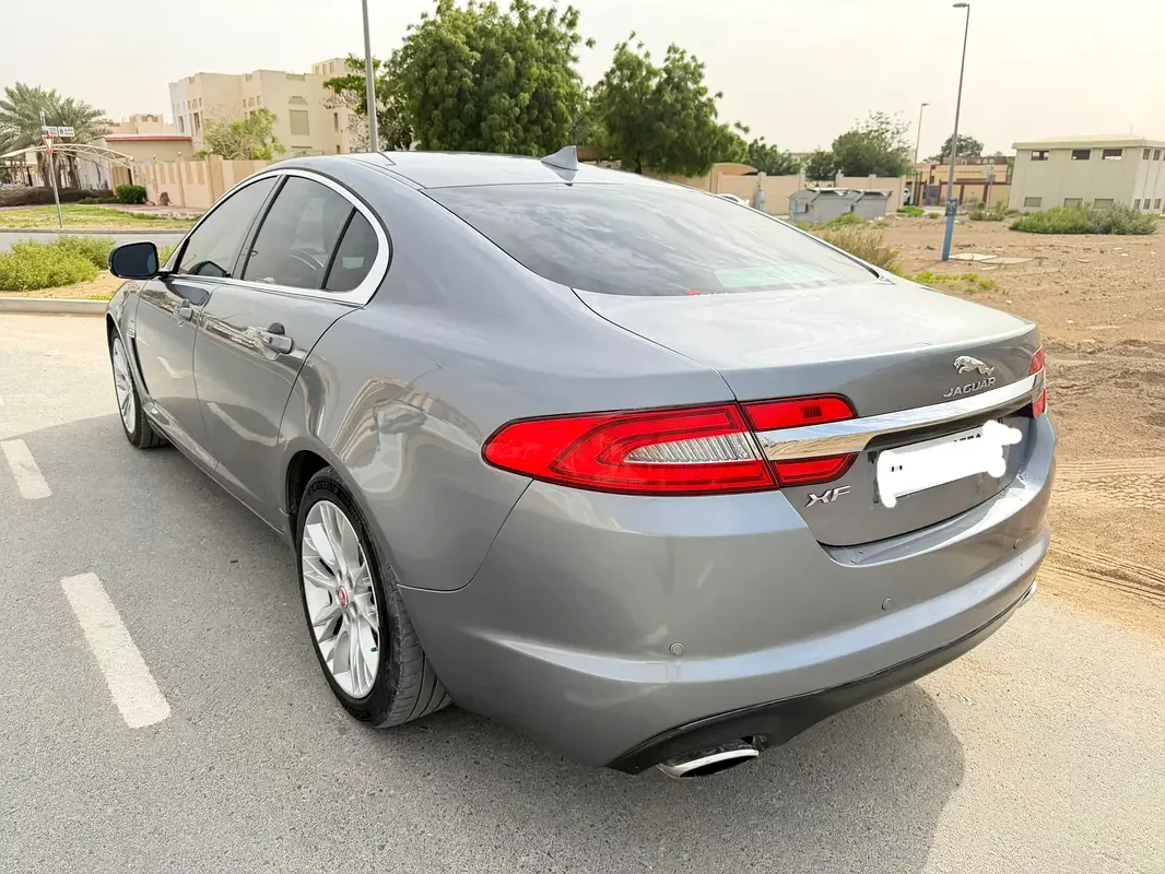 Jaguar XF
