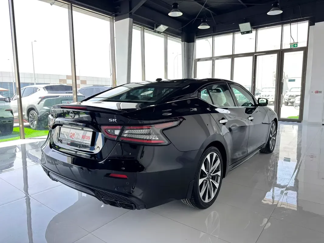 Nissan Maxima
