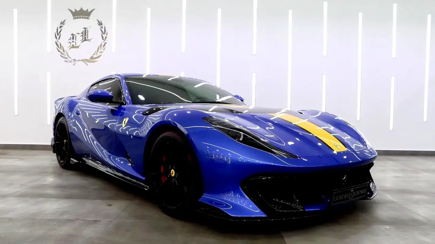 Ferrari 812, 2023 — купить с доставкой из ОАЭ