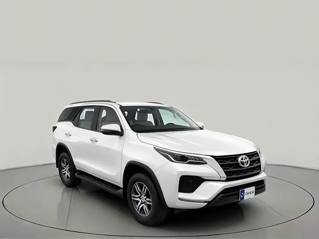 Toyota Fortuner, 2023 — купить с доставкой из ОАЭ